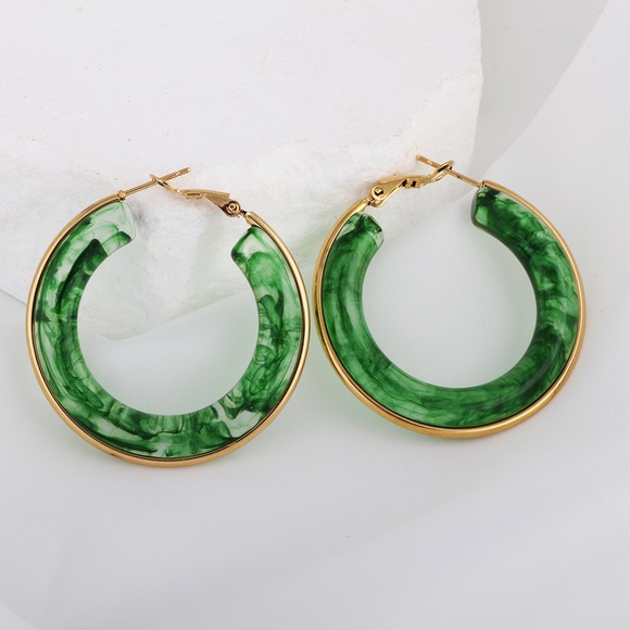 Jewelry - Emerald Swirl Hoops